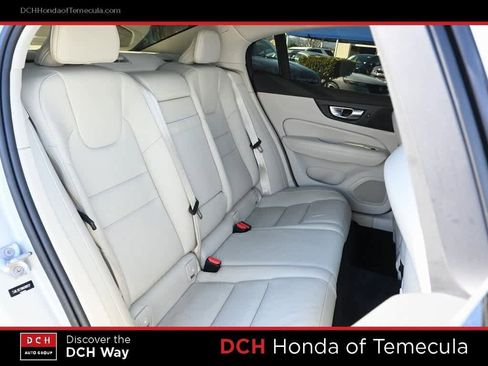 Used 2022 Volvo S60 B5 Momentum image 20