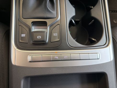 New 2026 Kia Carnival LX FWD image 25