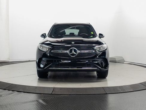 Used 2025 Mercedes-Benz GLC 350e 4MATIC image 2