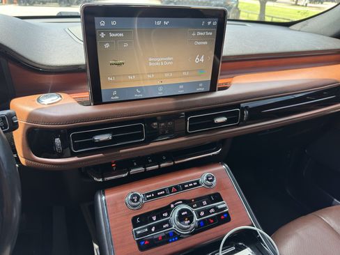 Used 2020 Lincoln Aviator Reserve w/ Equipment Group 201A AWD/4WD image 30