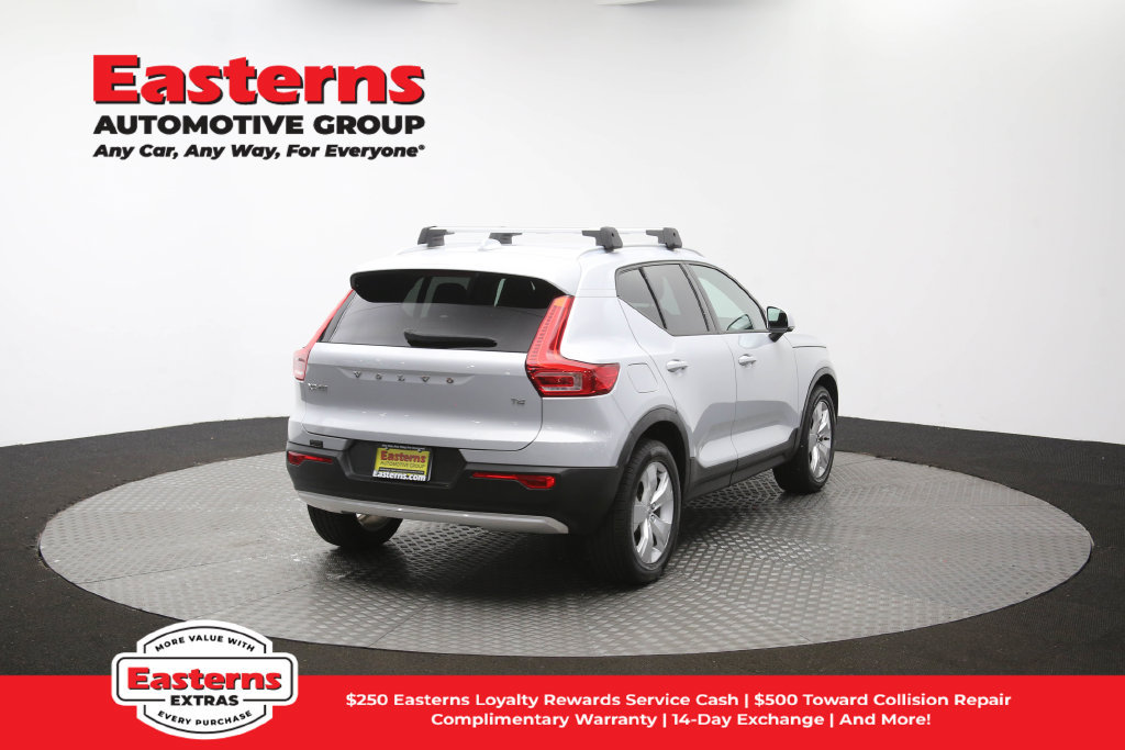 Used 2021 Volvo XC40 T4 Momentum FWD image 39