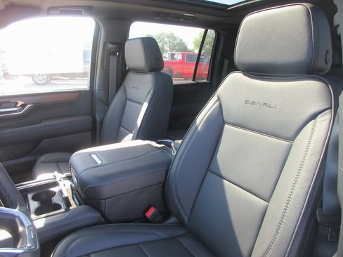 New 2026 GMC Yukon XL Denali w/ Sun & Power Step Package image 12