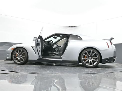 Used 2012 Nissan GT-R Premium AWD/4WD image 71