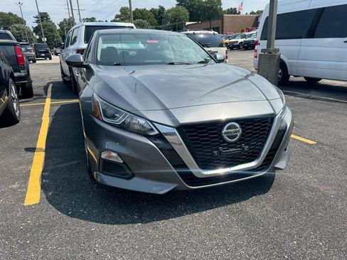 Used 2019 Nissan Altima 2.5 S FWD image 2