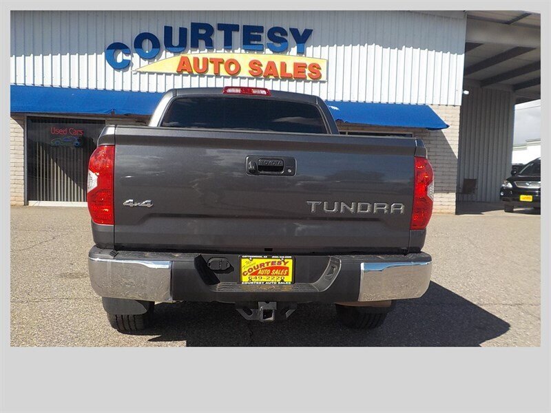 Used 2017 Toyota Tundra SR5 AWD/4WD image 7