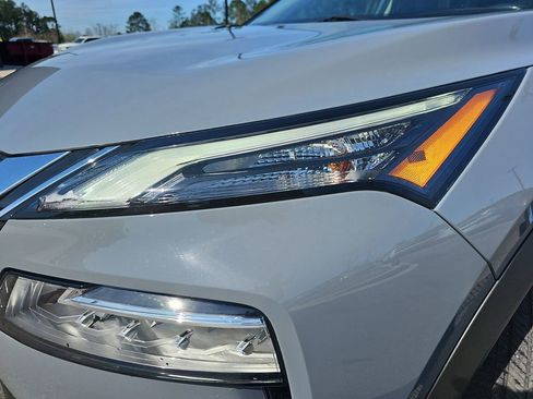 Used 2023 Nissan Rogue SL image 33