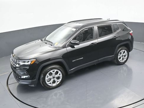 Used 2026 Jeep Compass Latitude AWD/4WD image 41