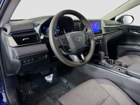 Used 2025 Toyota Camry LE FWD image 23