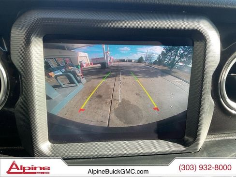 Used 2020 Jeep Wrangler Sahara image 16