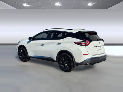 Used 2018 Nissan Murano SV w/ Premium Package image 3