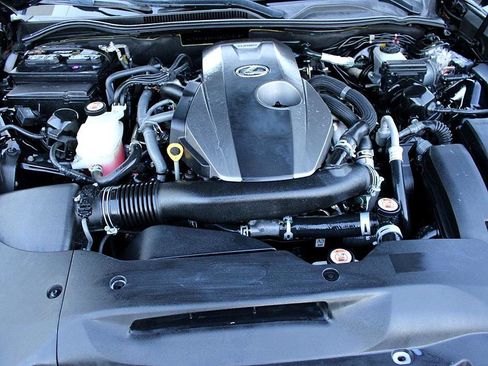 Used 2016 Lexus RC 200t image 25