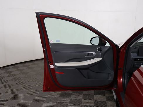 Used 2025 Hyundai Sonata SEL FWD image 17