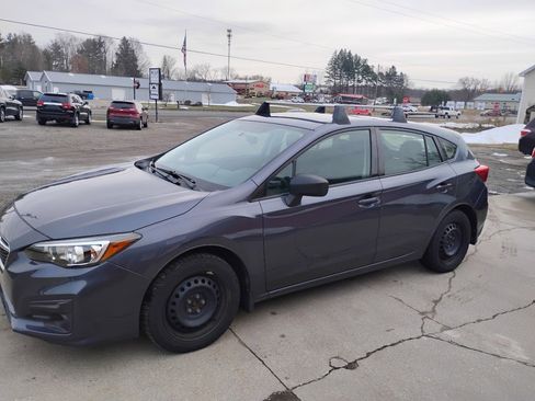 Used 2017 Subaru Impreza 2.0i image 3