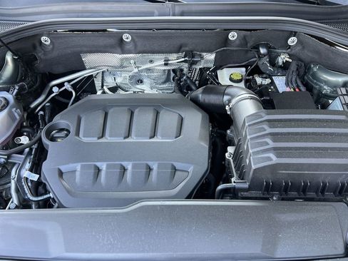 Used 2025 Volkswagen Atlas Peak Edition SE image 29