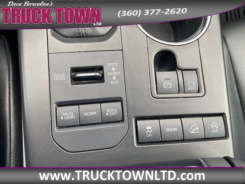 Used 2021 Toyota Highlander XLE AWD/4WD image 32