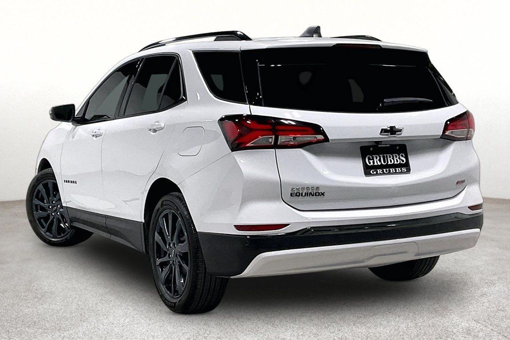 Used 2022 Chevrolet Equinox RS w/ RS Leather Package FWD image 15