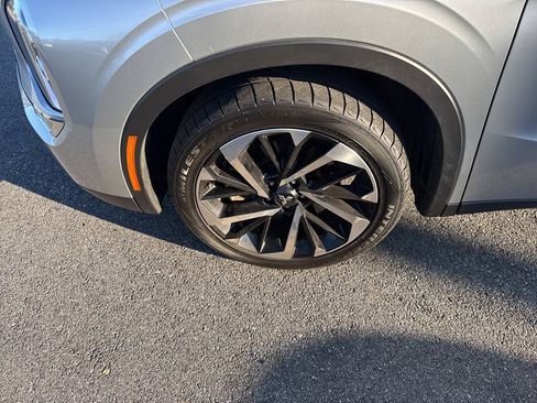 Used 2024 Mitsubishi Outlander SE image 9