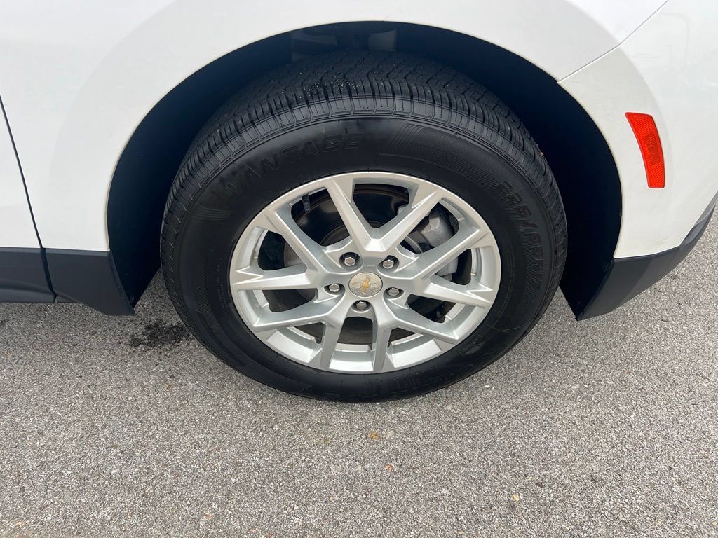 Used 2024 Chevrolet Equinox LT AWD/4WD image 12