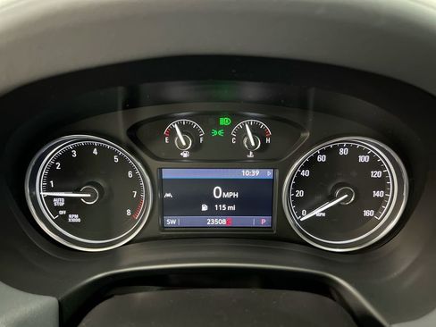 Used 2023 Buick Enclave Essence image 12