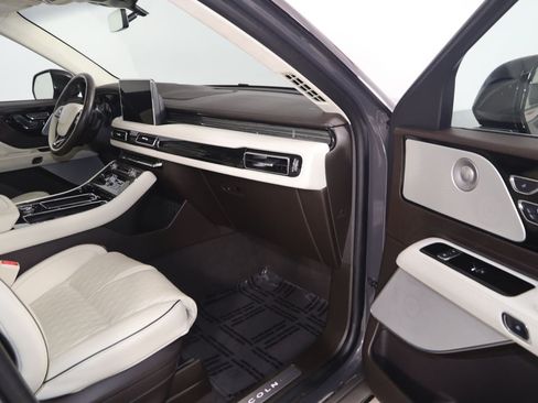 Used 2023 Lincoln Aviator Black Label w/ Dynamic Handling Package AWD/4WD image 47