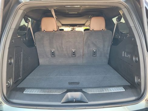 Certified 2024 Chevrolet Suburban High Country image 10