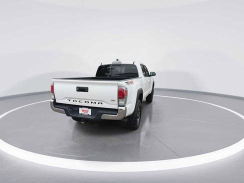 Certified 2021 Toyota Tacoma TRD Off-Road AWD/4WD image 7