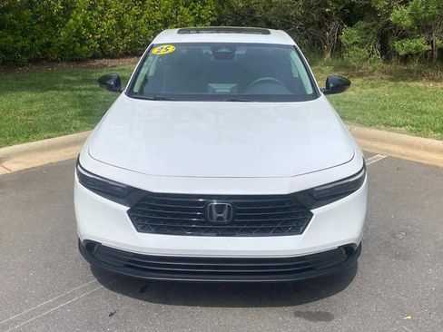 Used 2025 Honda Accord SE image 2