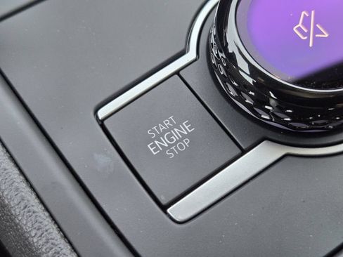 New 2026 Volkswagen Tiguan SE R-Line FWD image 21