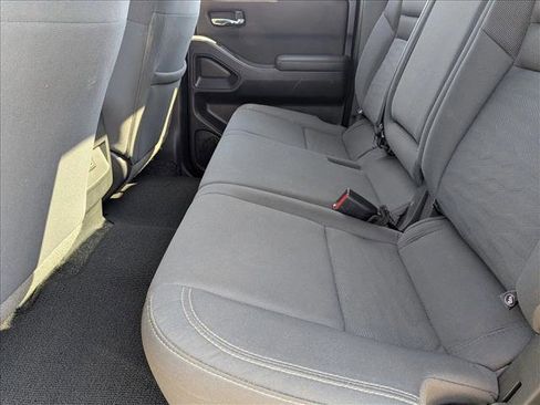 Used 2023 Nissan Frontier SV image 17