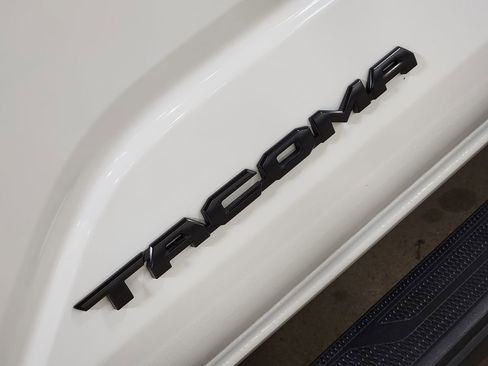 Used 2024 Toyota Tacoma TRD Off-Road image 26