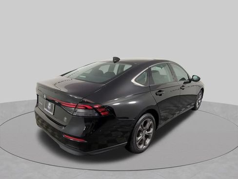 Used 2023 Honda Accord EX image 12