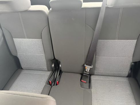 Used 2025 GMC Acadia Elevation image 13