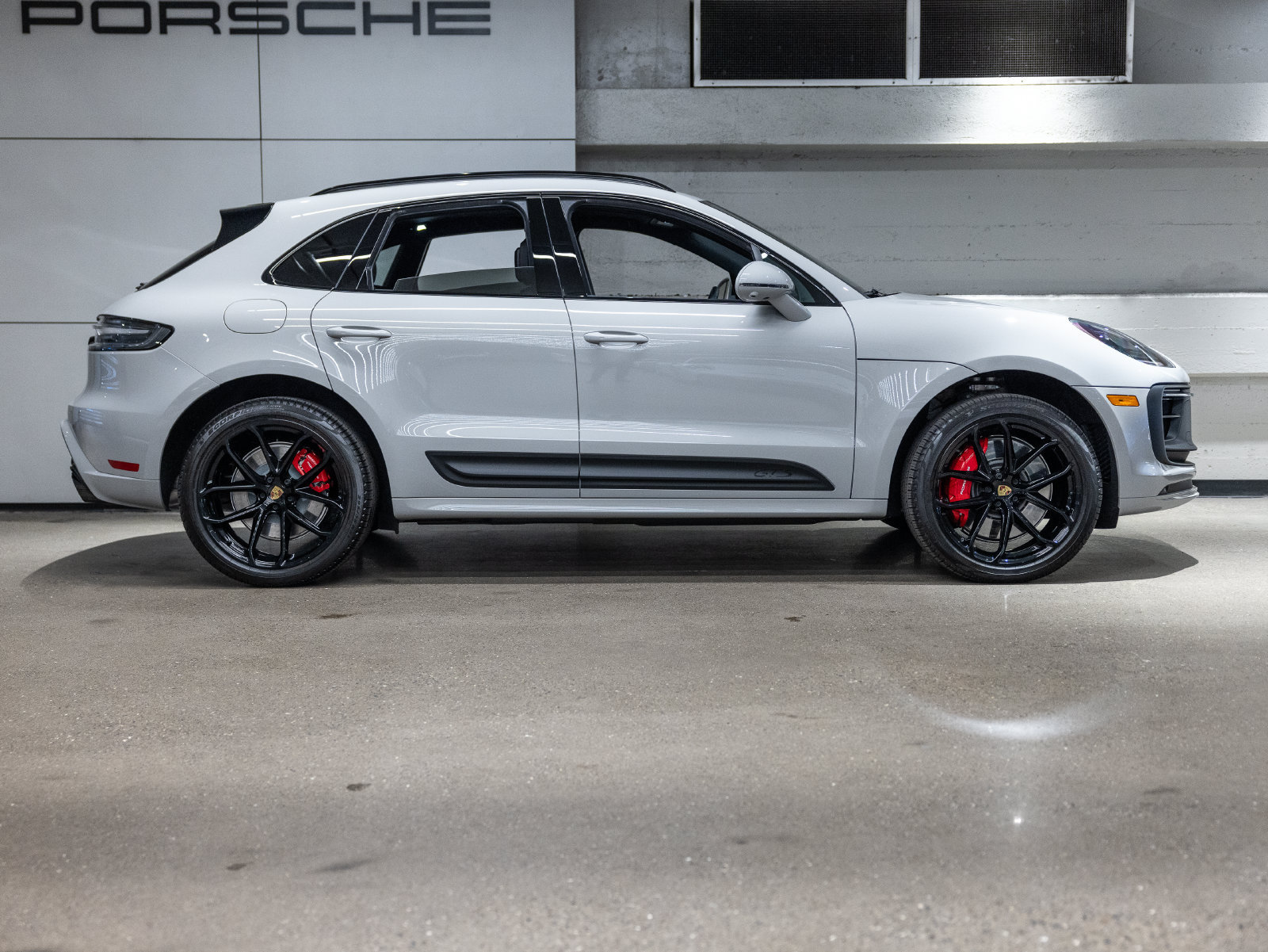 Certified 2026 Porsche Macan GTS AWD/4WD image 50
