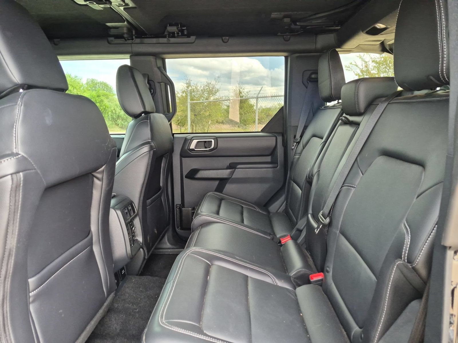 Used 2025 Ford Bronco Outer Banks AWD/4WD image 23