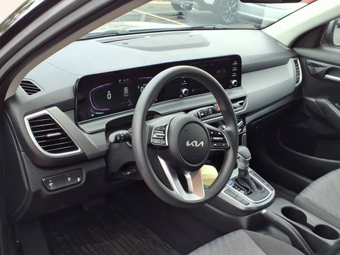 Used 2026 Kia Seltos LX AWD/4WD image 5