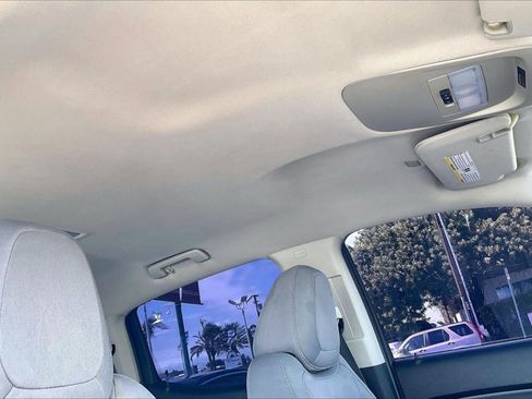 Used 2018 GMC Canyon 2WD Crew Cab w/ Convenience Package image 23