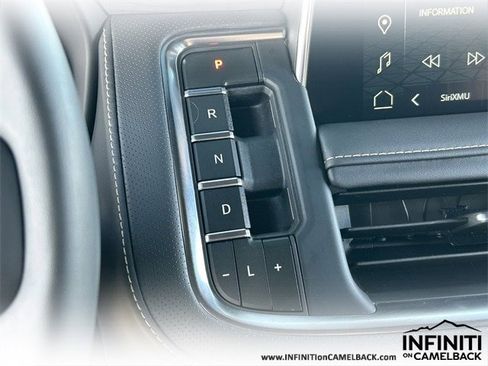 Used 2023 GMC Yukon SLT w/ SLT Premium Package image 26