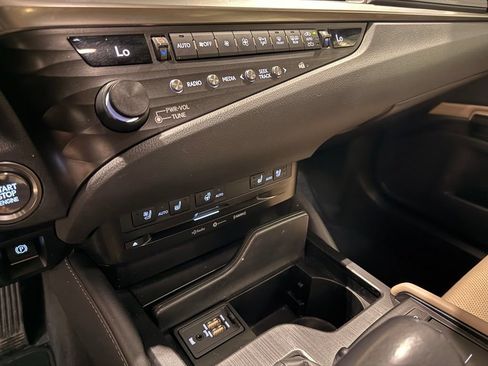 Used 2020 Lexus ES 350 w/ Premium Package FWD image 26