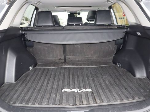 Used 2019 Toyota RAV4 Limited w/ Carpet Mat Package AWD/4WD image 12