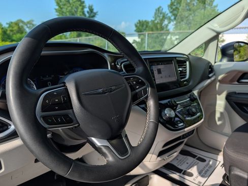 Used 2024 Chrysler Voyager LX FWD image 26