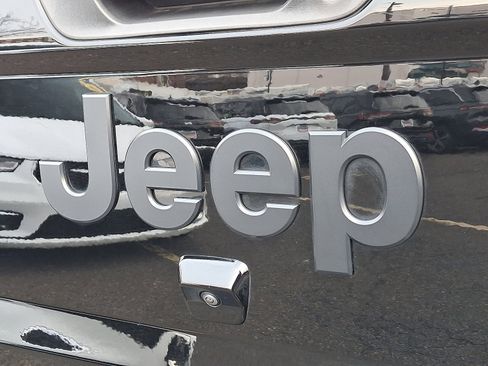 Used 2022 Jeep Gladiator Sport image 29