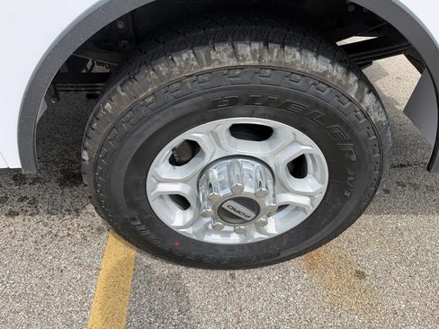 Used 2025 Ford F350 XLT AWD/4WD image 2