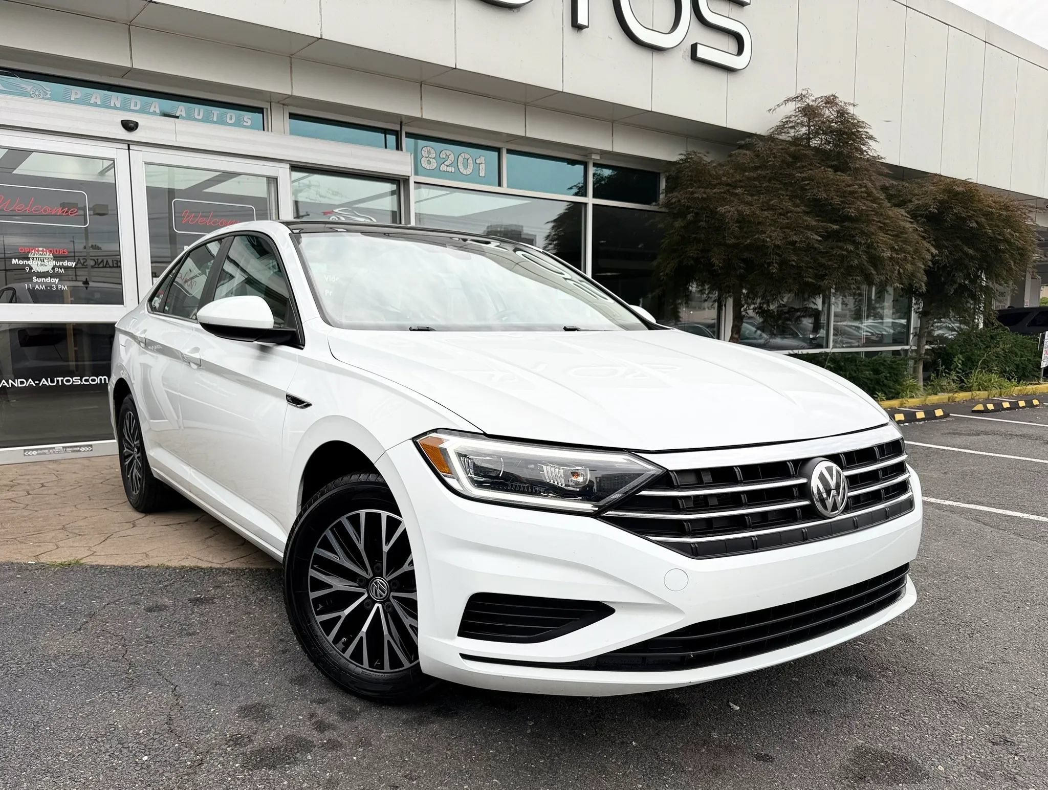Used 2019 Volkswagen Jetta SEL FWD image 1