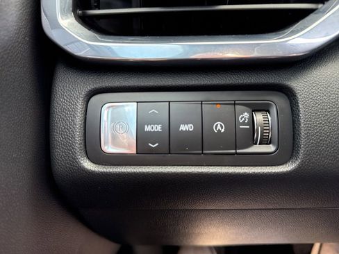 Used 2025 GMC Acadia Denali w/ LPO, Floor Liner Package image 19