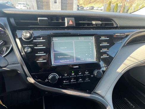 Used 2020 Toyota Camry LE FWD image 12