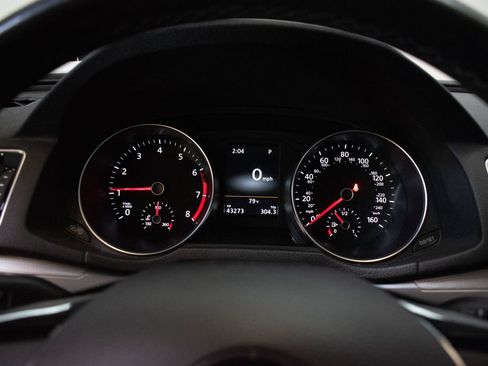 Used 2019 Volkswagen Passat 2.0T Wolfsburg FWD image 13