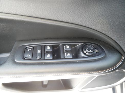 Used 2019 Jeep Compass Latitude w/ Popular Equipment Group image 16