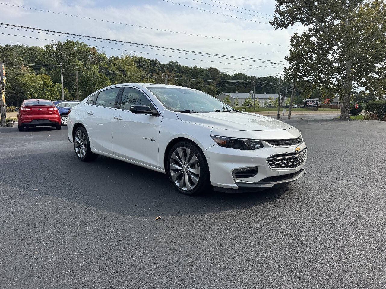 Used 2016 Chevrolet Malibu Premier w/ Driver Confidence Package II FWD image 4