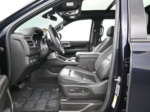 Used 2022 Chevrolet Suburban Z71 w/ Luxury Package AWD/4WD image 11