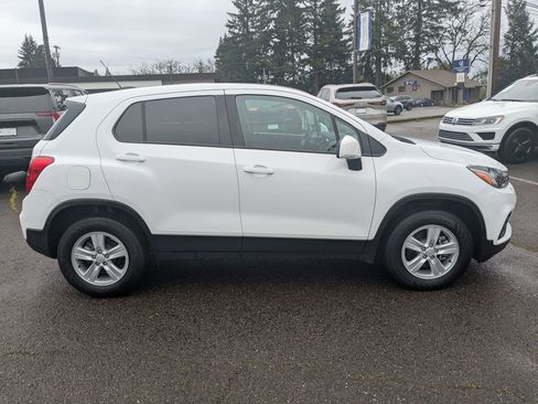 Used 2022 Chevrolet Trax LS w/ Tint and Cruise Package image 6